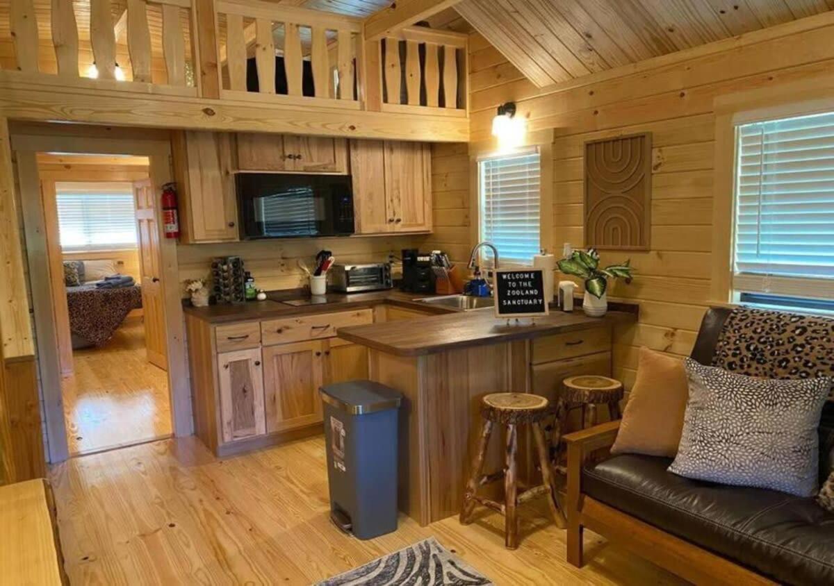 Serene 1Br Cabin Near Nc Z00 With Loft & Waterview Эшборо Экстерьер фото