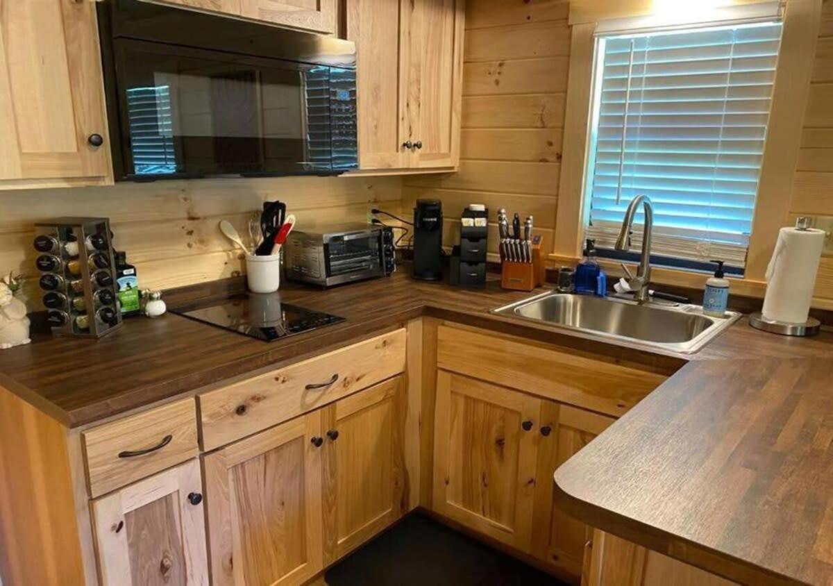 Serene 1Br Cabin Near Nc Z00 With Loft & Waterview Эшборо Экстерьер фото