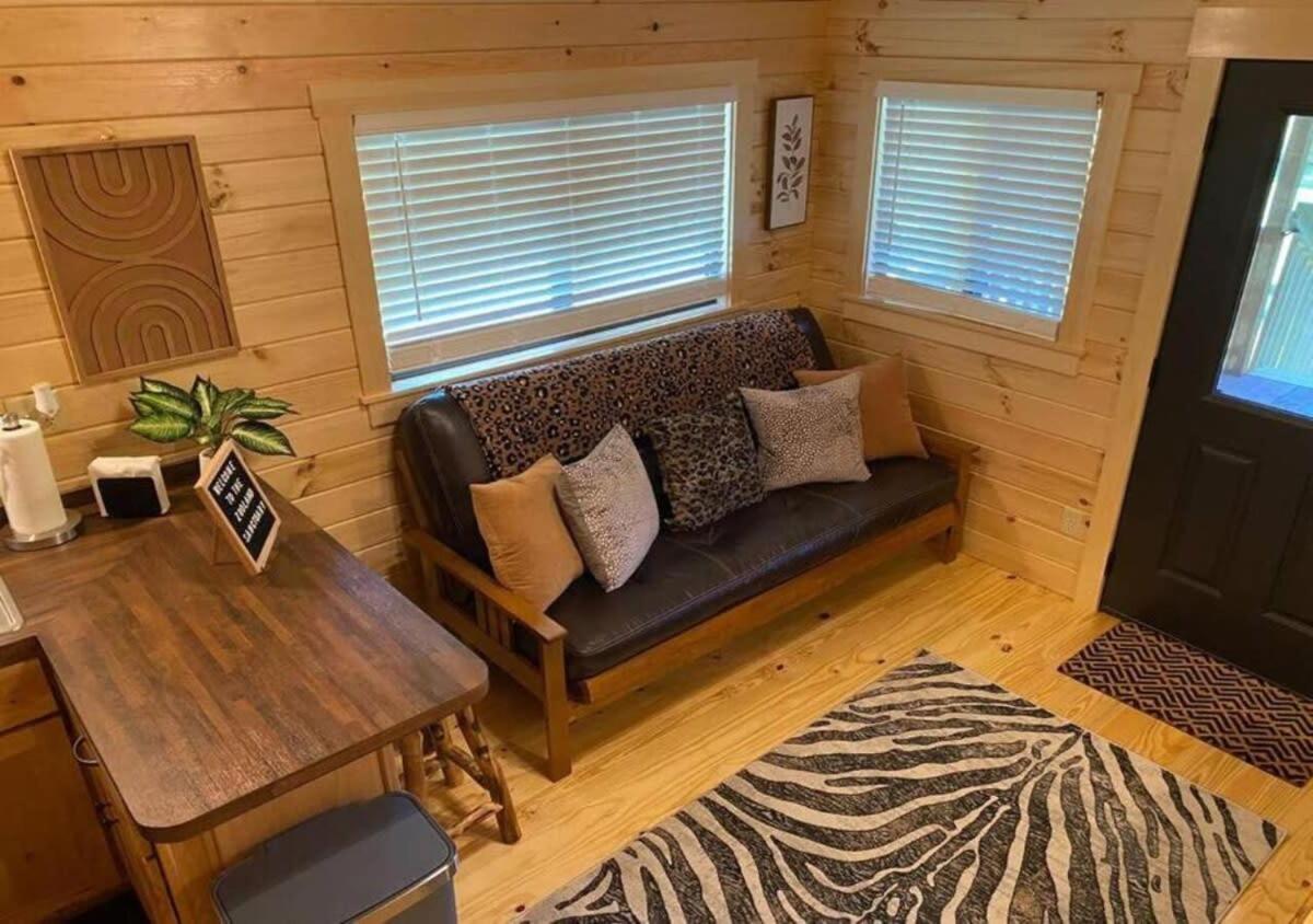 Serene 1Br Cabin Near Nc Z00 With Loft & Waterview Эшборо Экстерьер фото